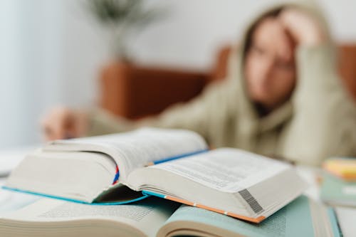 Scopus или Web of Science: в чем разница и что лучше именно для вас?